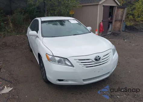 2007 Toyota Camry Le V6 z USA, uszkodzony, nr VIN 4T1BK46K27U547398